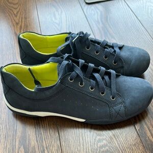 Clarks women’s navy Sneakers